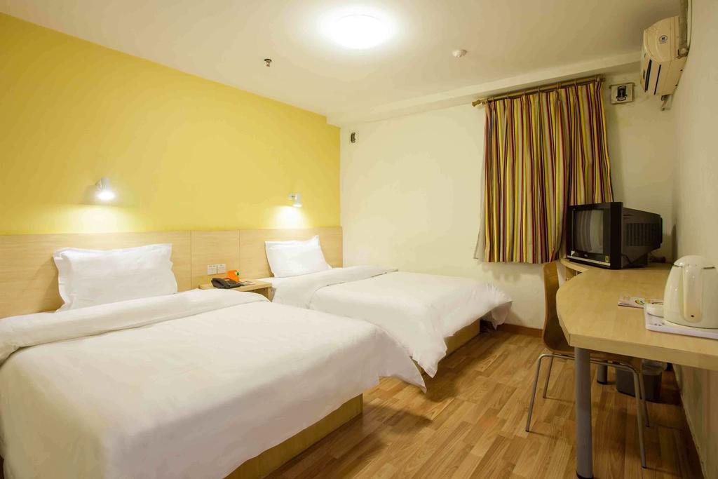 7Days Inn Wuzhou South Railway Station Cangwu Extérieur photo