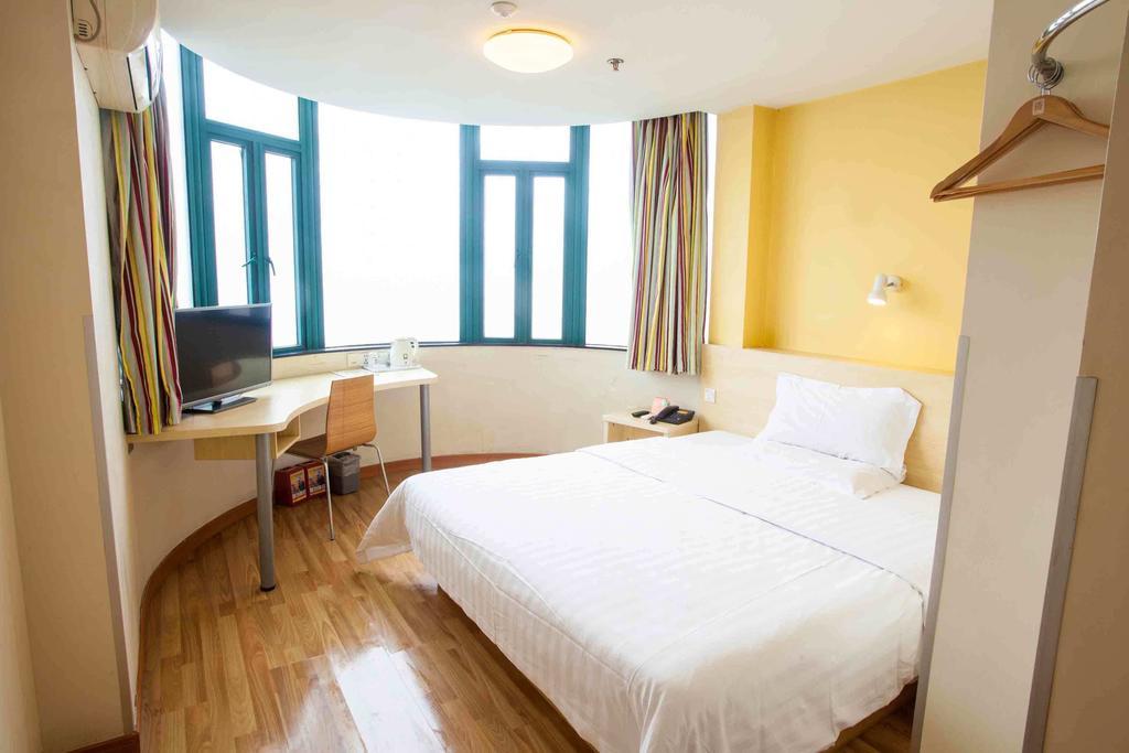 7Days Inn Wuzhou South Railway Station Cangwu Chambre photo