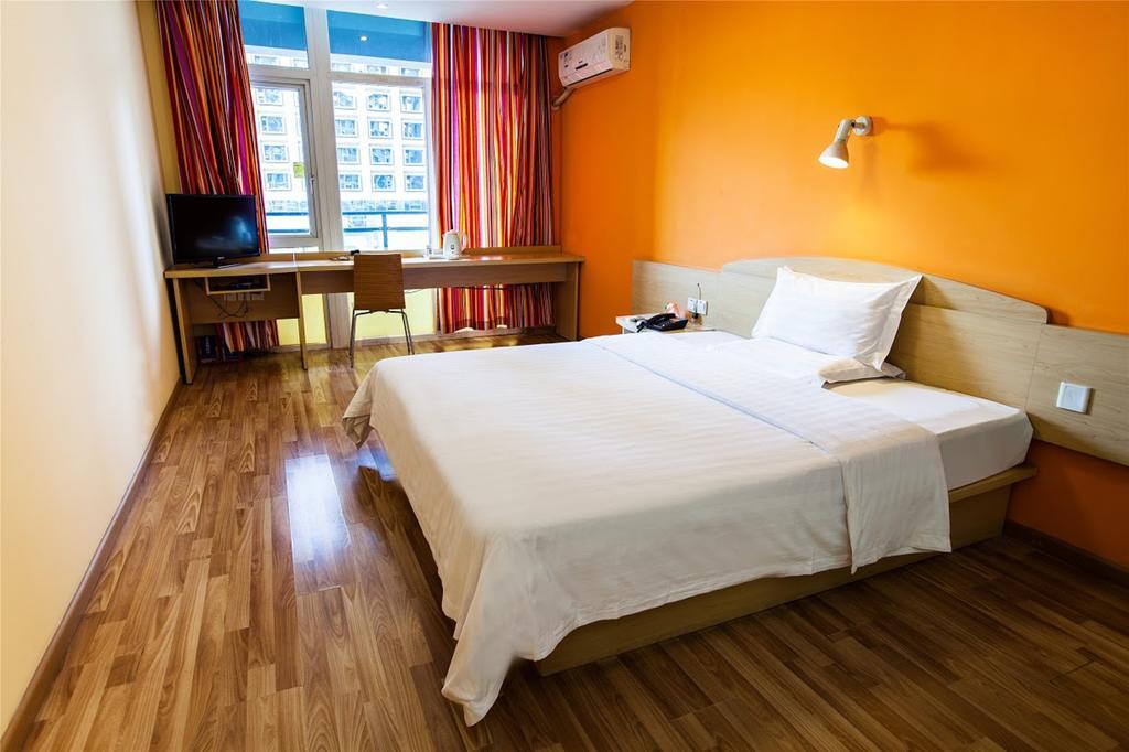 7Days Inn Wuzhou South Railway Station Cangwu Extérieur photo